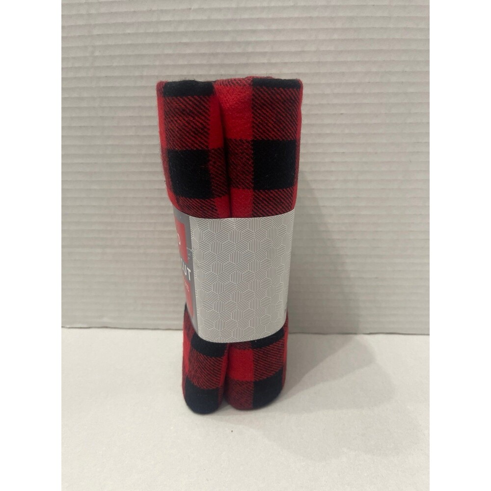 1 Yard Flannel Fabric Cut Red Black Buffalo Plaid RTC Fabrics New With Tag - Picture 3 of 6